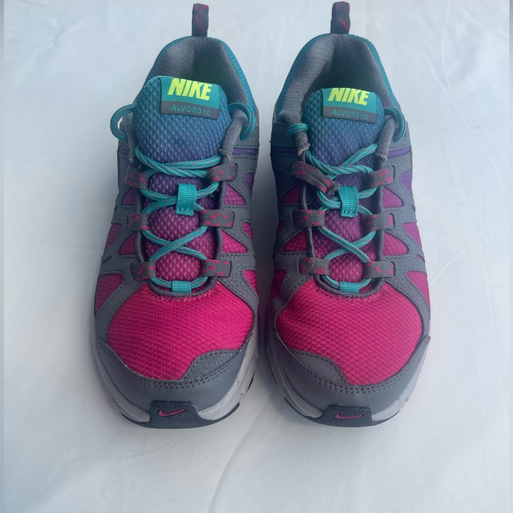 Nike Air Alvord 10 Teal and Gray Sneakers